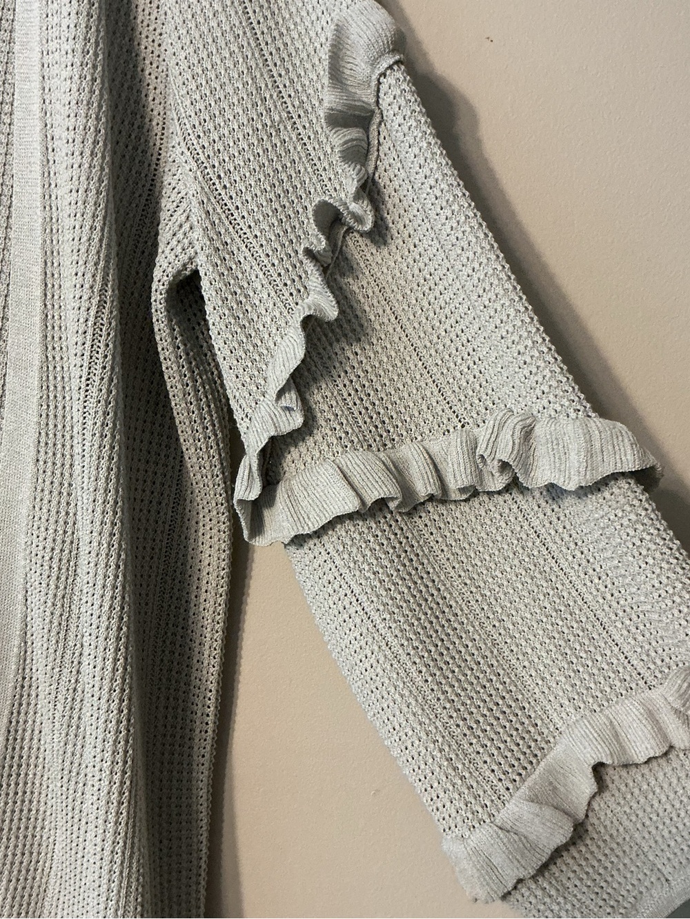 Express Light Gray Open-Front Ruffle-Sleeve Cardigan - Picture 4 of 10